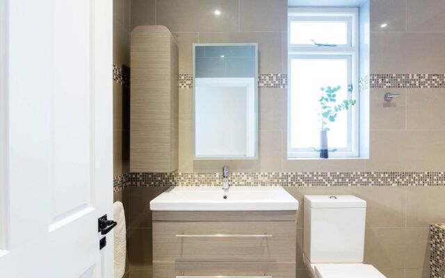 Clean Lines By Clapham Common