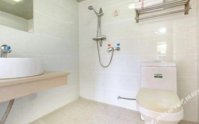 Qingzhu Hotel · Ao7 Boutique (Wuhan Wuhuan Avenue Subway Station)