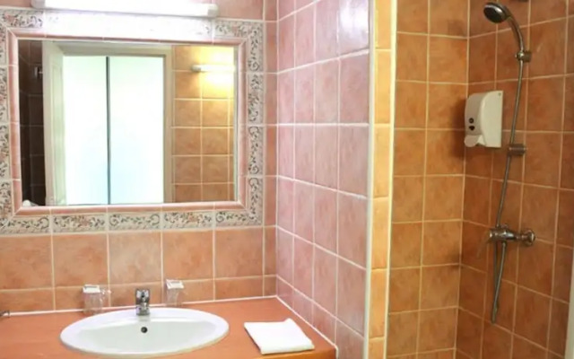 Hotel Pernes Les Fountaines