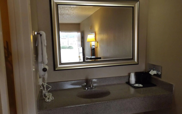 Executive Inn by OYO Kilgore North