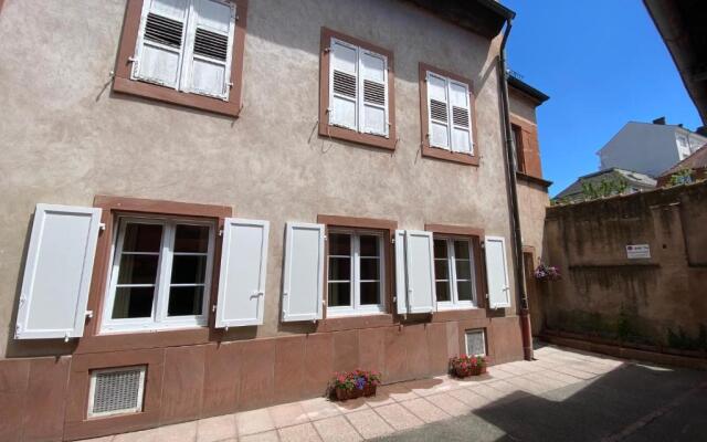 Logement de charme dans un monument historique daté de 1544, au centre de Haguenau