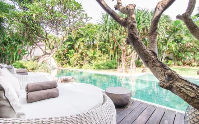 Villa Cinta Damai