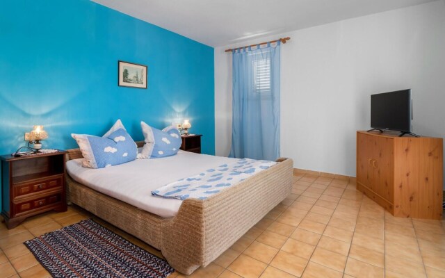 Beautiful Apartment in Klenovica With Wifi and 2 Bedrooms