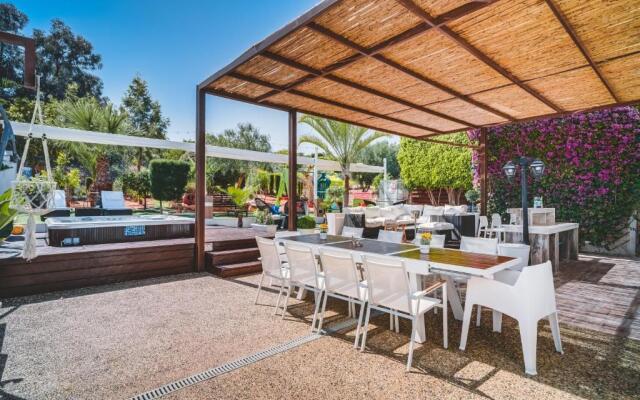 SunnyVillas: 4BR Villa☆Private Pool + Jacuzzi - Villa Amelie