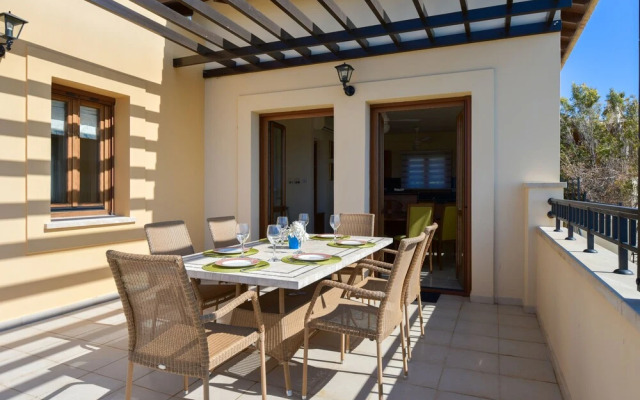 Stunning 3 bedroom villa 'BZ01' with private pool, stunning views, communal pool and resort facilities, Zephyros Village on Aphrodite Hills Re