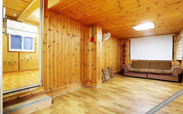 Pocheon Beverly Hill Pension