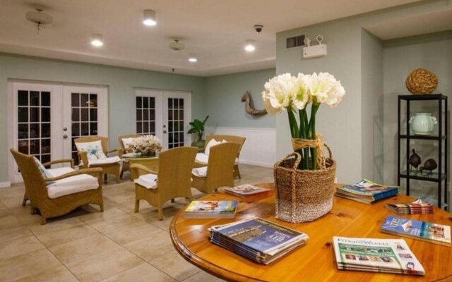 Naples Garden Inn