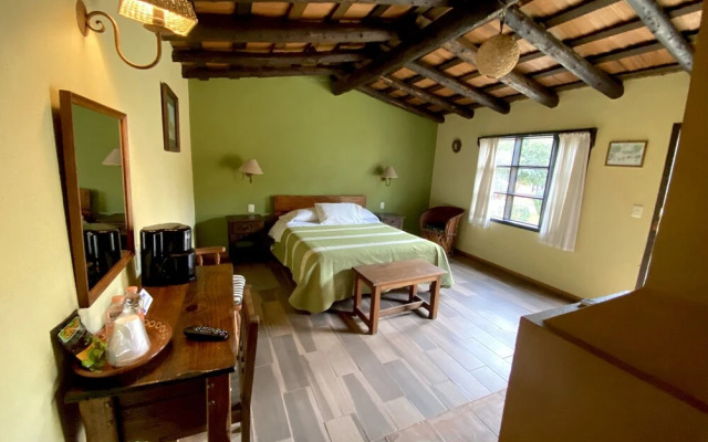 Villa Patzcuaro Garden Hotel & RV Park