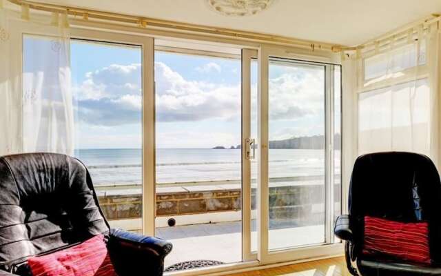 Spacious Apartment in Saundersfoot With Terrace