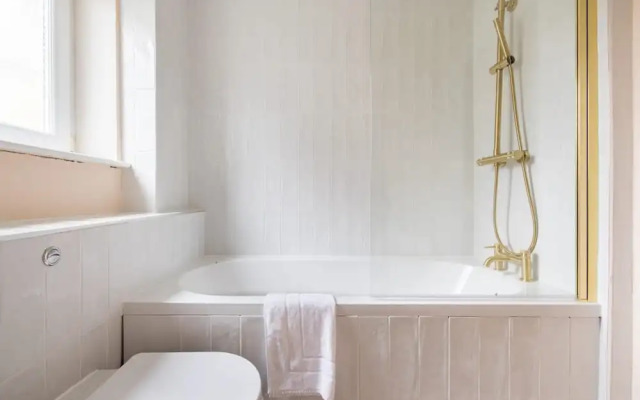 The Walworth Hideout - Elegant 2bdr Flat