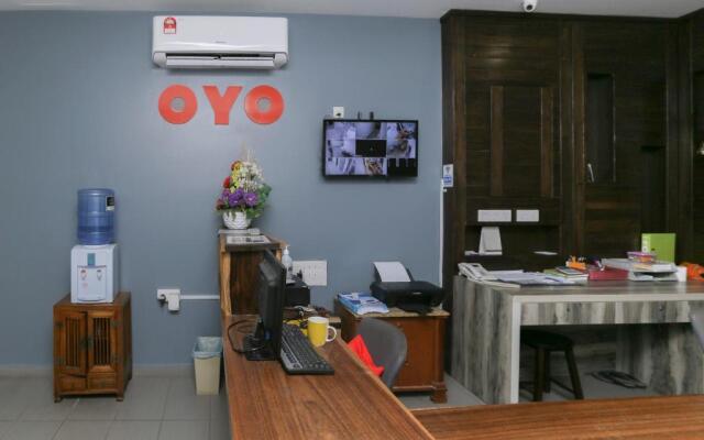 OYO 89915 East Mount Hotel