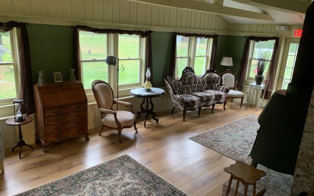 Lovett's Inn and Restaurant