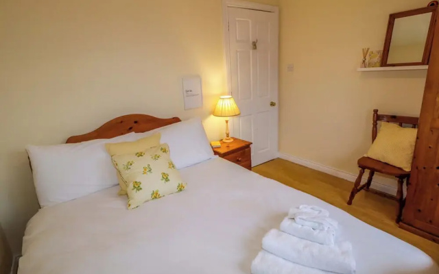 Betty's Farm Cottage