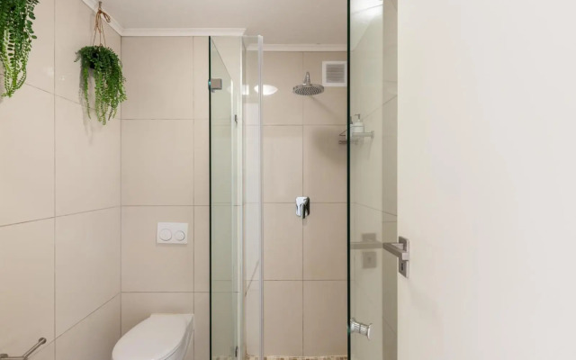 The Paragon Urbane CENTRALLY LOCATED, MODERN COMFORTS