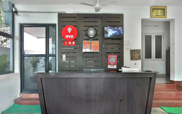 OYO 5328 Elite Residency