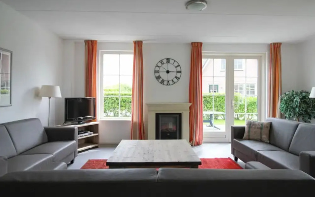 Villa With Whirlpool and Sauna in Makkum