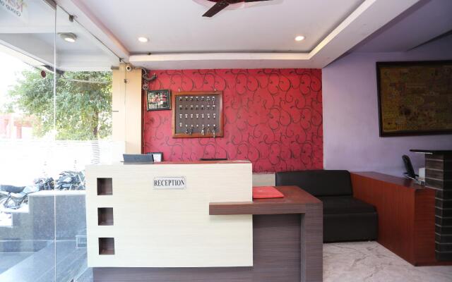 OYO 22253 Hotel Kanha Palace