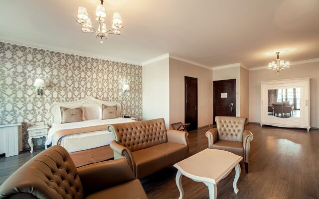 The Admiral Hotel