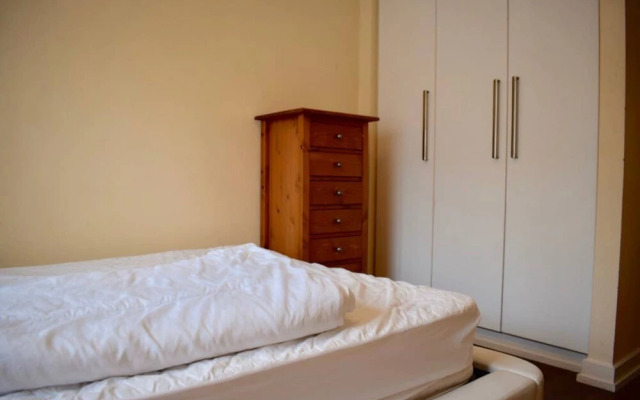 Modern Apartment in Silicon Docks With Balcony