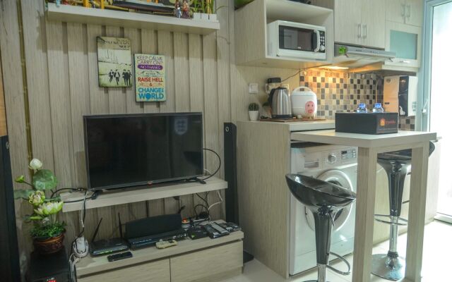 1 Bedroom at Green Pramuka Apartment by Travelio