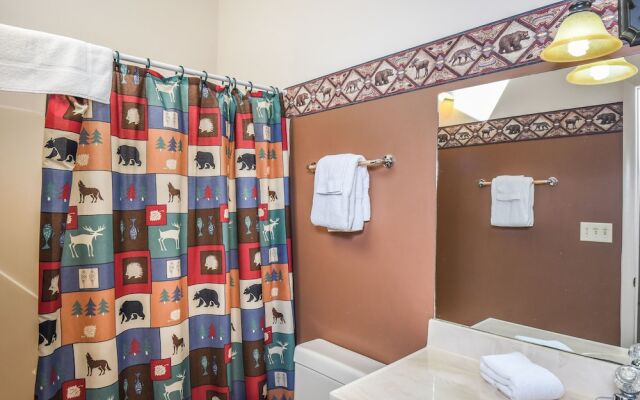 Bear Feet 3 Bedroom Townhome