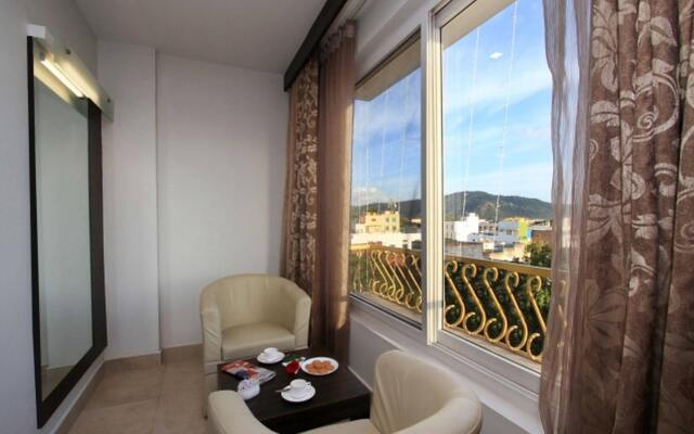 Fab Ni Ambaari Suites