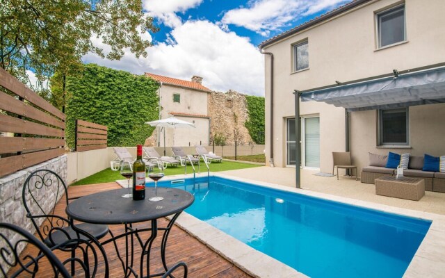 Amazing Home in Kras With Wifi and 3 Bedrooms