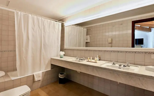 Les Cases Velles De Formentor