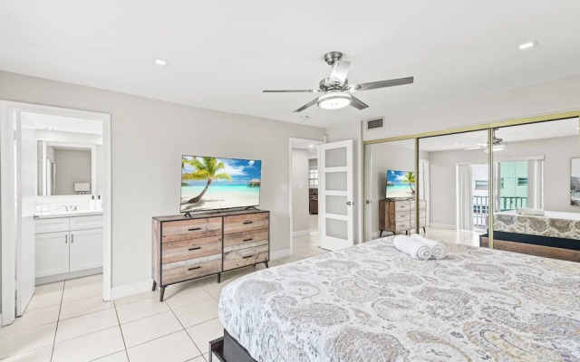 Beach, Pool; Las Olas Getaway