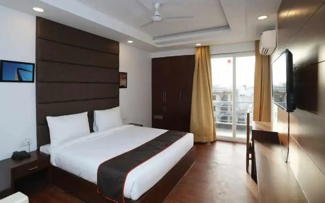 Saavi Hotel Sector- 46