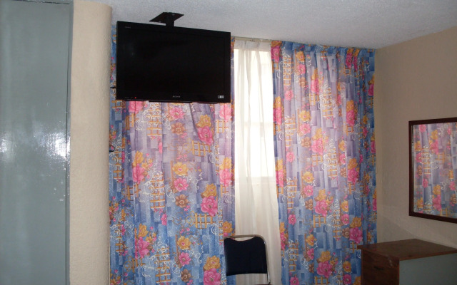 Hotel Polly