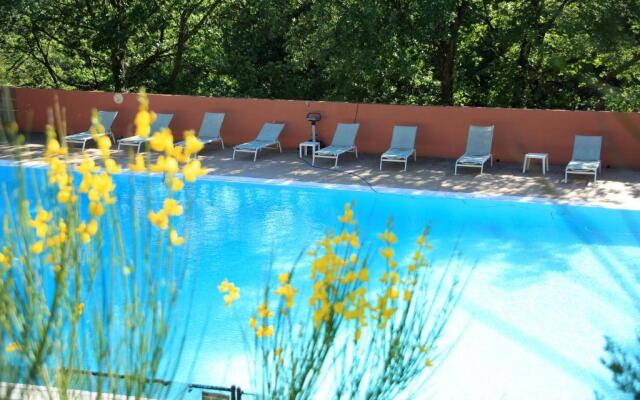 La Colline des Ocres Village de vacances 3 étoiles