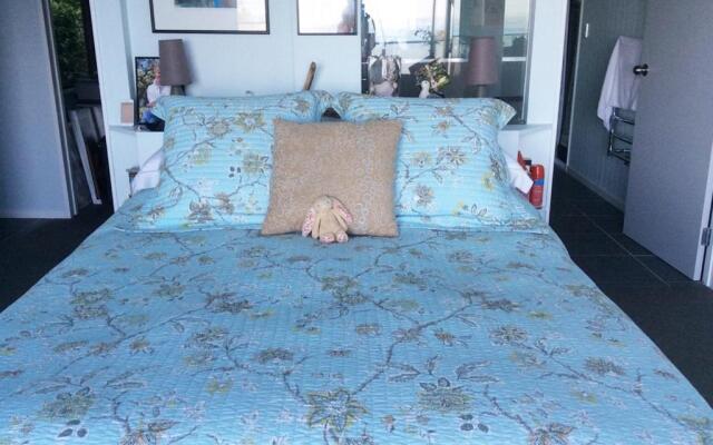 UnaOne - Waiheke Escapes