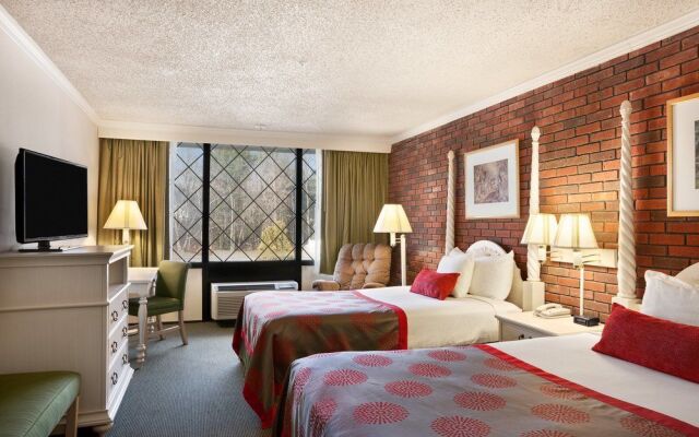 Ramada Lewiston Hotel & Conference Center