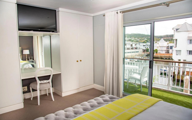 Waterfront New Listng - 8 South Quay -