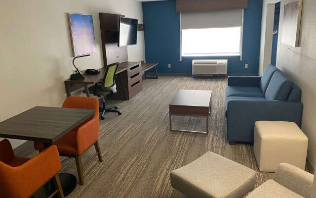 Wingate by Wyndham Lafayette Airport