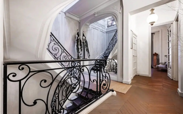 Luxury 5BR House Close to the Arc de Triomphe