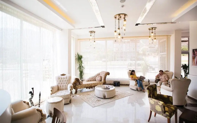 Lavin Otel