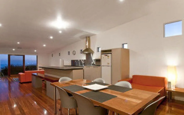 Hearn's Beachside Villa 4