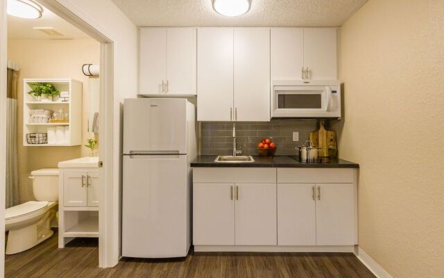Intown Suites Extended Stay - Atlanta GA- Duluth