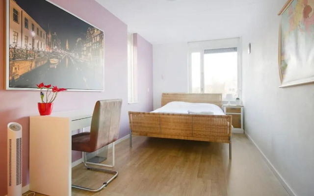 Royale en schone accommodatie met dakterras