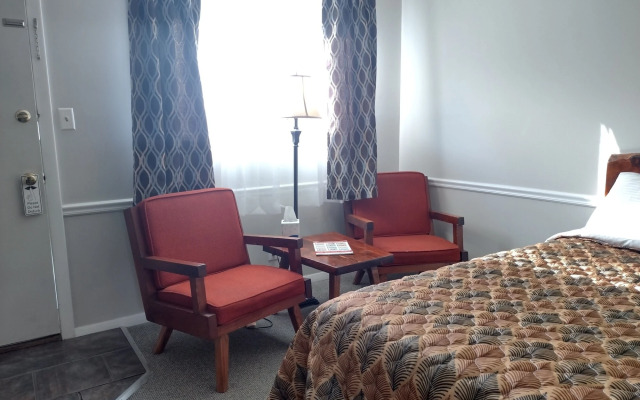 The Lodge At West River