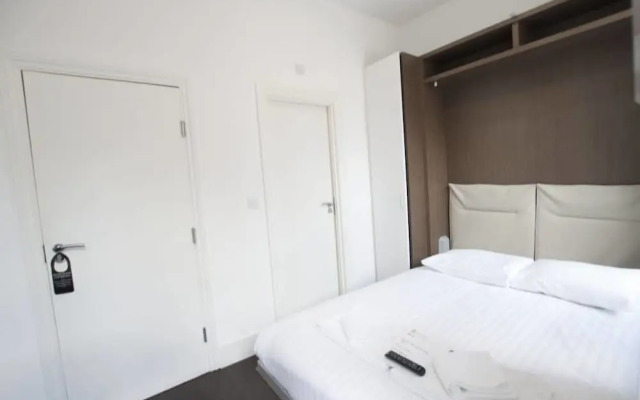 Charlotte Street Apartments by Allo Maisons