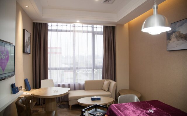 Qianhai Holiday Hotel