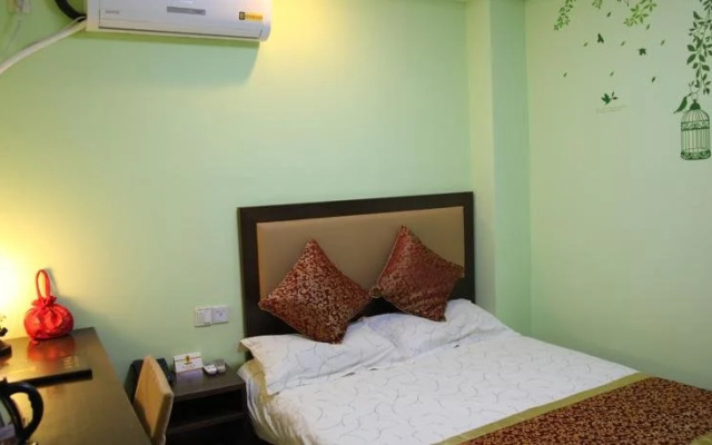 Super 8 Hotel Yangzhou Shouxi Lake Wenchangge