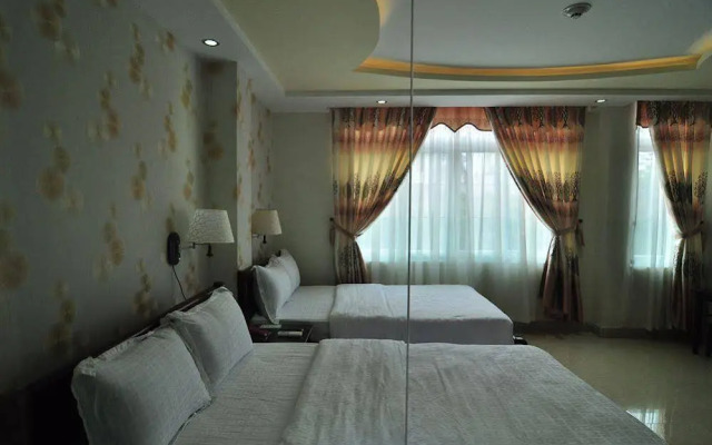 Red Rose Mallow Hotel