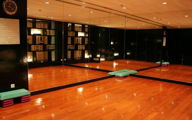 Financial International Street