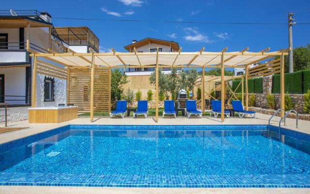 House w Private Pool and Jacuzzi in Kas