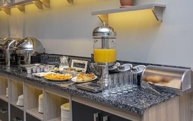 Republic Square Boutique Hotel