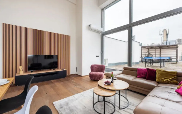 Modern Penthouse with 3-bedrooms